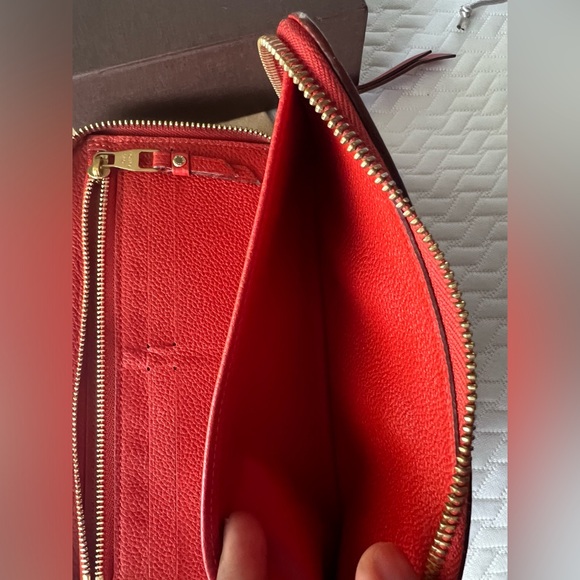 Louis Vuitton empreinte secret zip around wallet in good condition. - Picture 7 of 8